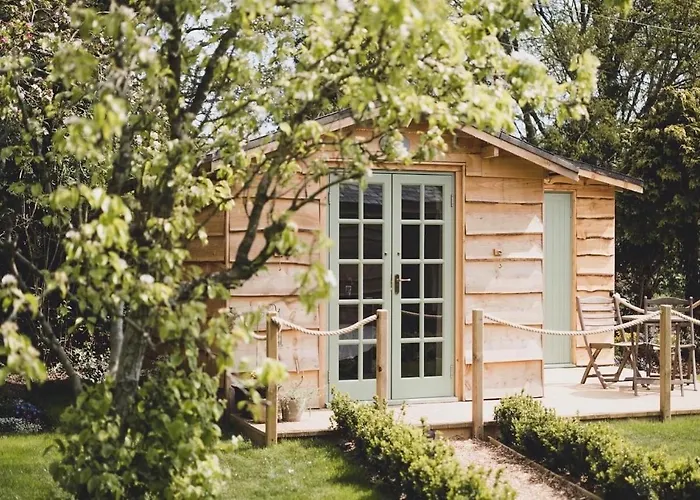 Toad Hall Lodges - Luxury Glamping Lodges Near Southwold!
