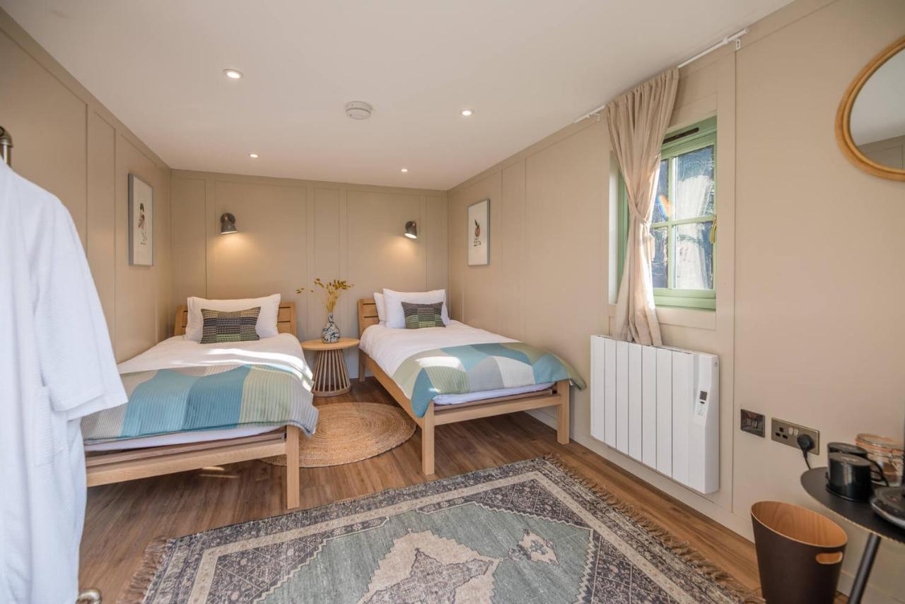 Toad Hall - Luxury Glamping Near Southwold! Lodge